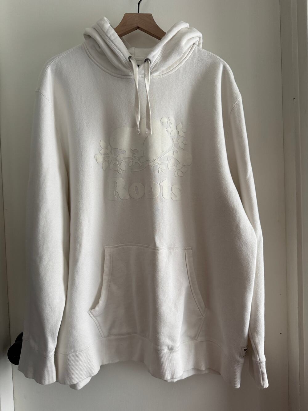 ROOTS of Canada - unisex off white Original Kanga hoodie w/ beaver logo - XXL
